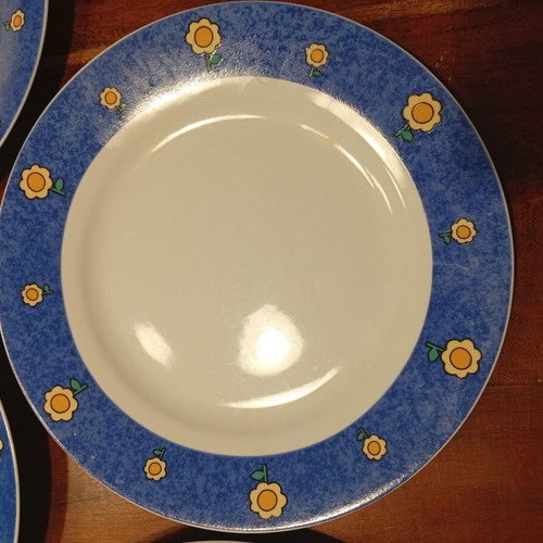 Primerose Fine Porcelain dinner plates set of 5 vintage floral design like new
