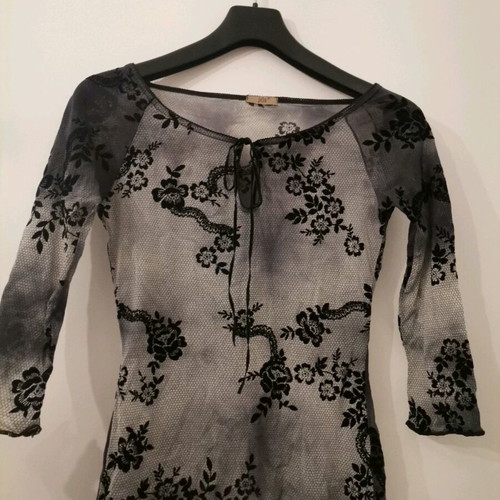 Women's blouse used, grey with black patterns, size M