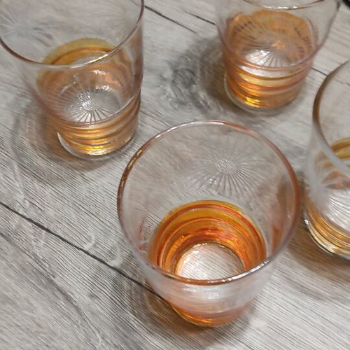 Vintage glasses set of four like new with gold design