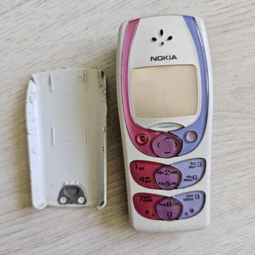 Nokia mobile phone with screen and battery issues