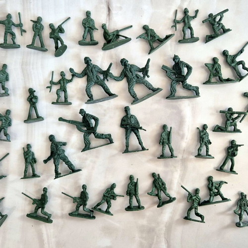 Greek Toy Soldiers used, set of 120 with two vehicles and a bomb