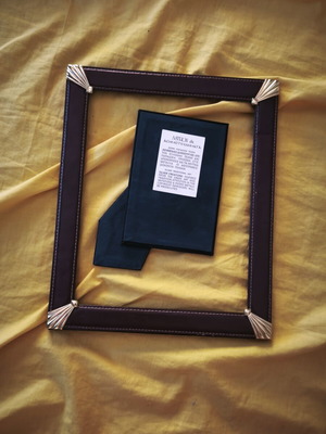 Photo frame 30x24 with leatherette and velvet stand like new