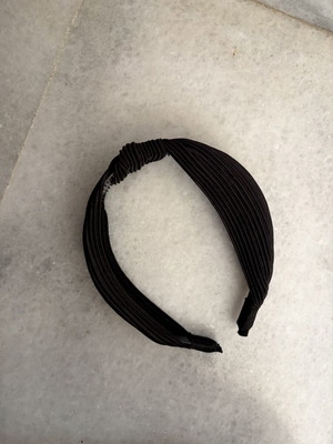 Black hairband