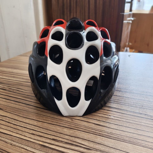 Catlike helmet like new, lightweight and durable