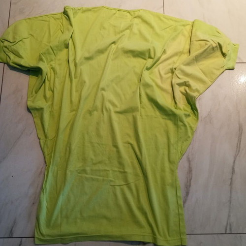 Women's Batwing Sleeve T-shirt Tres Jolie like new, green, size M