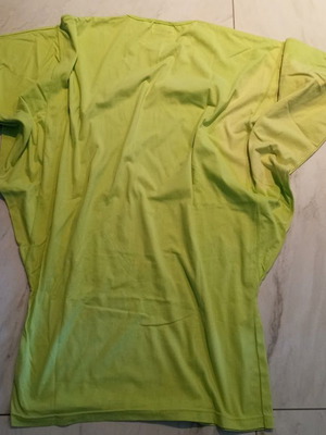 Women's Batwing Sleeve T-shirt Tres Jolie like new, green, size M