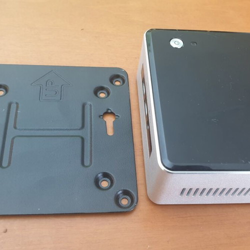 Intel NUC 5i3 RYH mini PC with Windows 10, Core i3 5th Gen