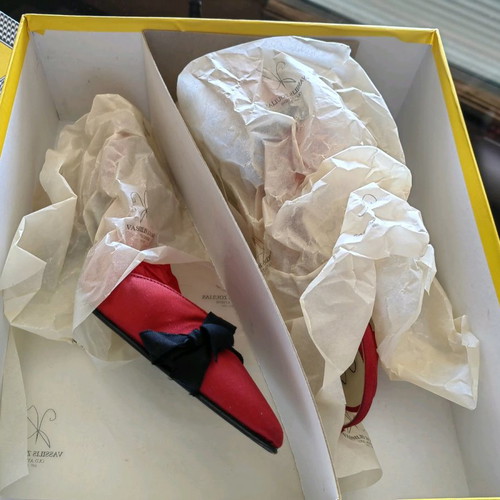 Vassilis Zoulias satin red pumps used, size 36