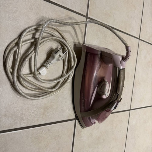 Philips steam iron like new