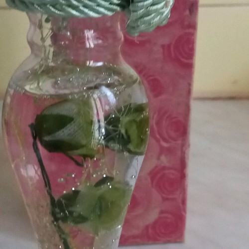 Decorative glass with fabric leaves in water, 18cm height like new
