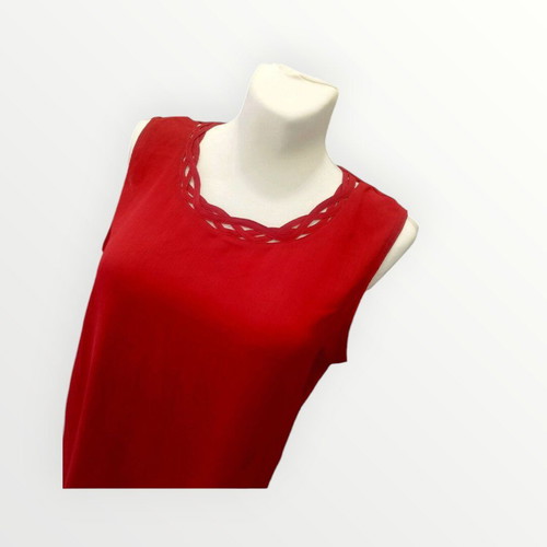 100% Silk Red Top Like New, Size L