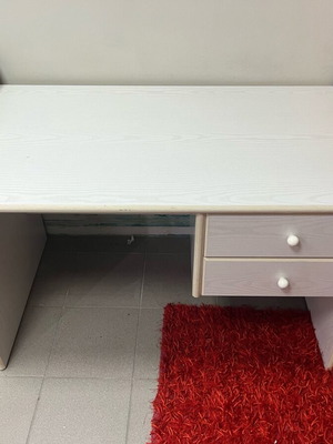 Neoset Desk with Drawers like new