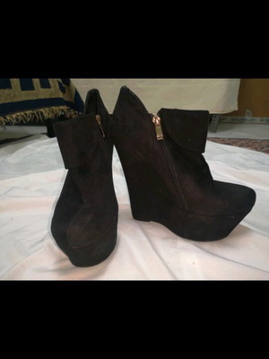 Women's velour ankle boots like new, size 37, black