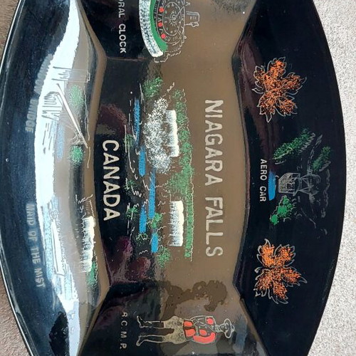 Decorative item from Canada like new, plastic