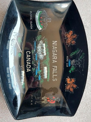 Decorative item from Canada like new, plastic