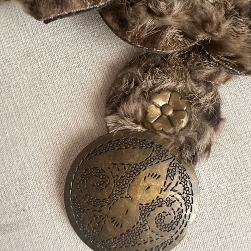 Belt with fur like new