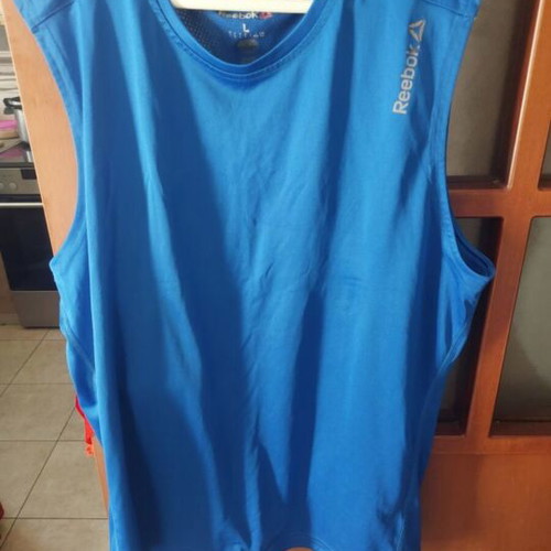 Reebok shirts pack of 3 like new, ideal for running and crossfit