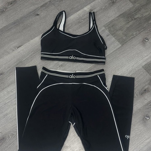 Alo Yoga Set new, size M, black and white
