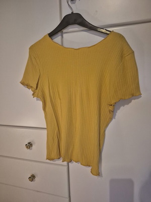 Shein everyday short-sleeve blouse size L mustard like new