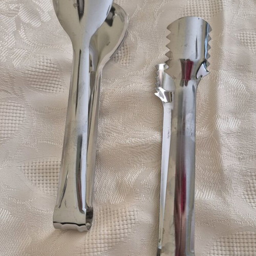 Tongs used, set of two pieces