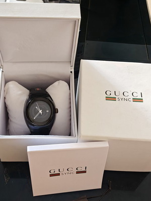Gucci Sync 137.1 XXL men's watch, black