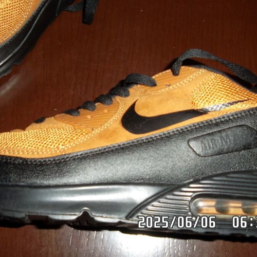 Nike Air Max athletic shoes new, size 45, tan with black