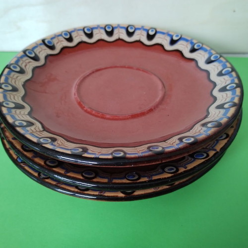 Troyan Ceramics Service Parts like new with traditional decor