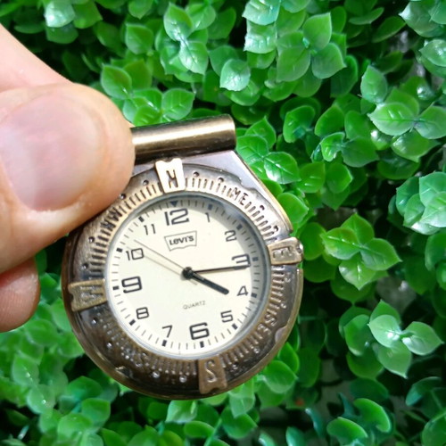 Levi's pocket metal watch like new