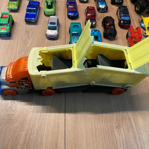 Hotwells toy cars and trucks like new