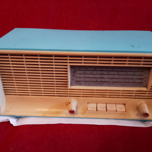 Antique radio East Germany Varna 493 used, functional