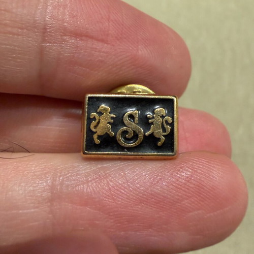 Swank jewels vintage lapel pin like new, black and gold-tone