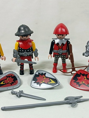 Playmobil knights set 3319 with 4 figures used