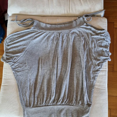 Gray blouse with shoulder cutouts like new, size medium