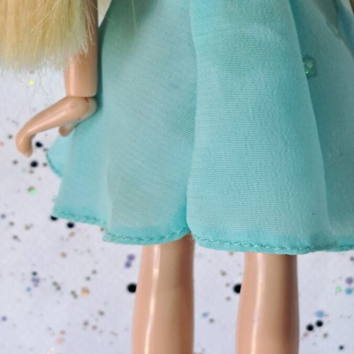 Bratz Play Sportz Teamz Cloe doll with poseable body and flaws