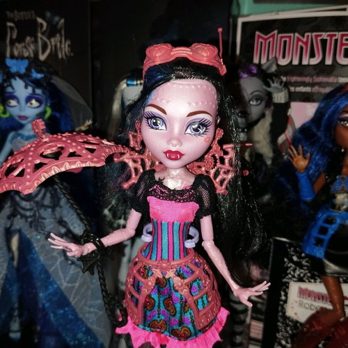 Monster High umbrella for Dracubecca doll like new