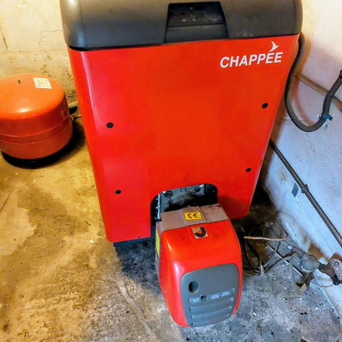 Oil and gas boiler model 2009 like new, fully functional
