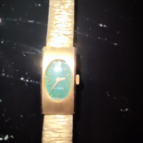 Vintage women's watch antique with 17 rubies, like new, gold-plated