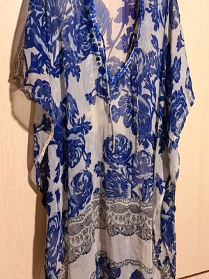 Saldarini 1882 Italy floral kaftan with stones size L like new