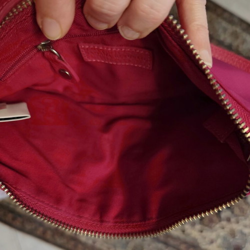 Banana Republic handbag like new, fuchsia/magenta color