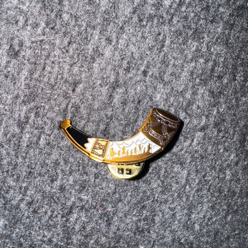 Lord of the Rings Horn of Gondor enamel pin new