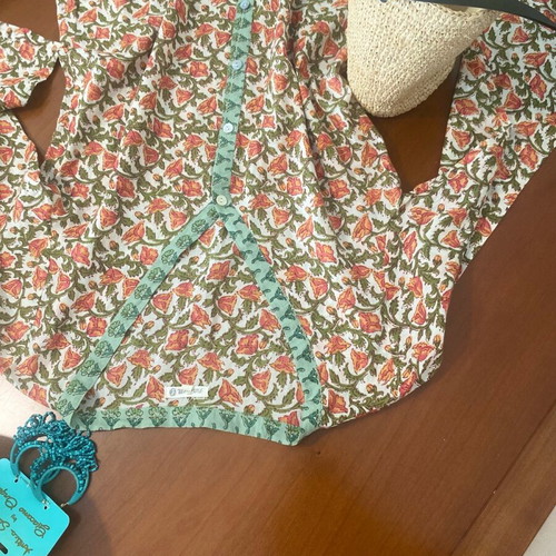 Natural Natura shirt with mint and coral floral pattern, 100% cotton