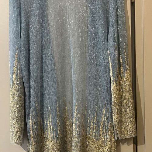 Nidodileda kimono like new, one size, blue with gold details and belt