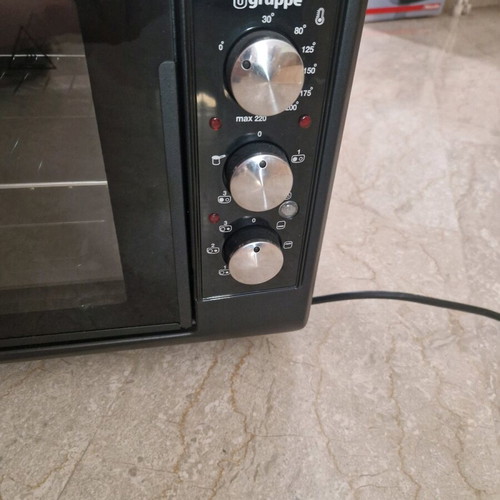 Oven with hotplates like new with baking tray