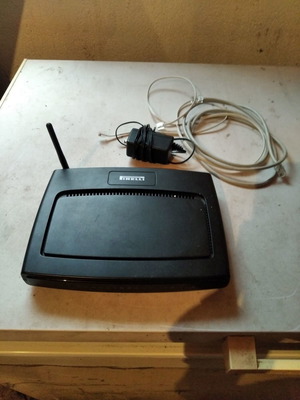 Modem pirelli μεταχειρισμένο με καλώδια σε άριστη κατάσταση