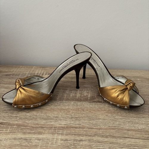 Dolce & Gabbana leather flat sandals like new, gold, size 36