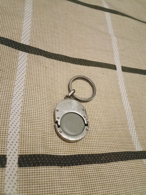 Shopping keychain like new with coin holder for supermarket carts