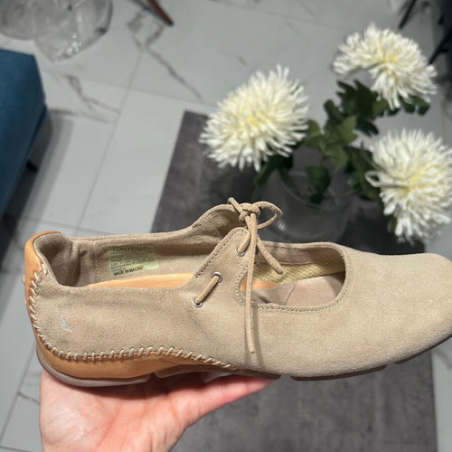 Nautica beige suede ballet flats size 37 like new