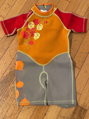 Tribord children's diving suit like new for 1-2 years old