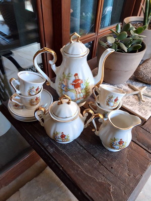 Porcelain set used
