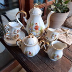 Porcelain set used